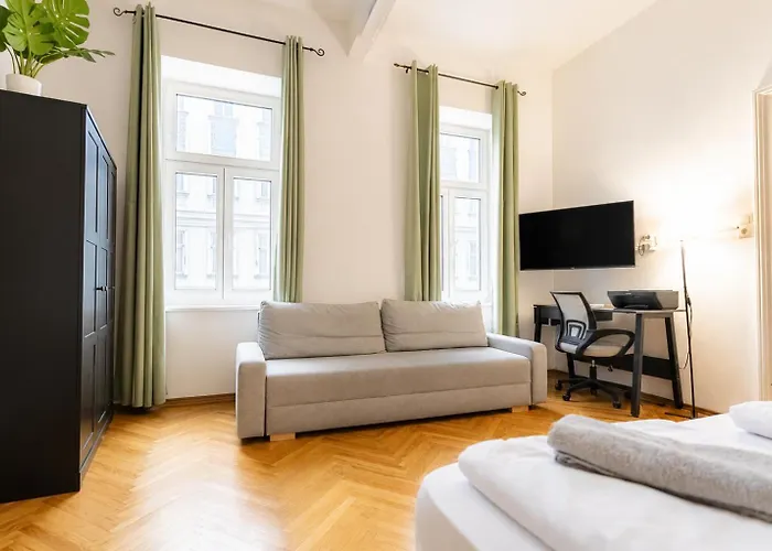5-min To Danube Stylish 1br Apt, For Longstays *