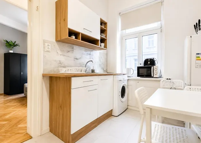5-min To Danube Stylish 1br Apt, For Longstays